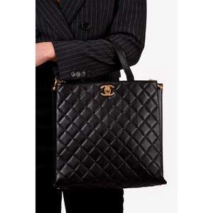 Pre-loved Chanel™  2019 Black Lambskin Leather Top Handle Tote with Chain